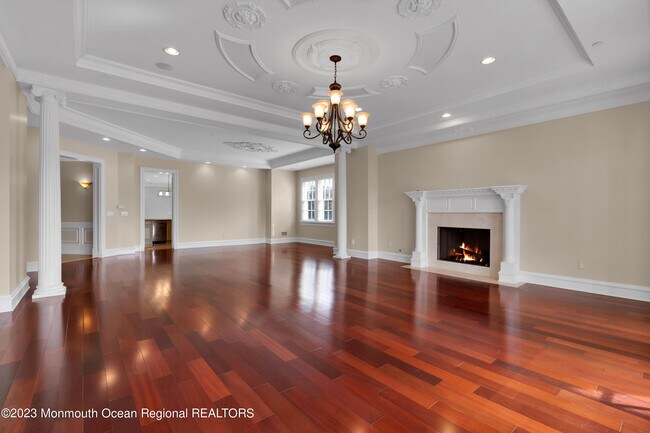 Building Photo - 1132 Oval Rd