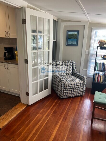 Building Photo - 26 Rand St