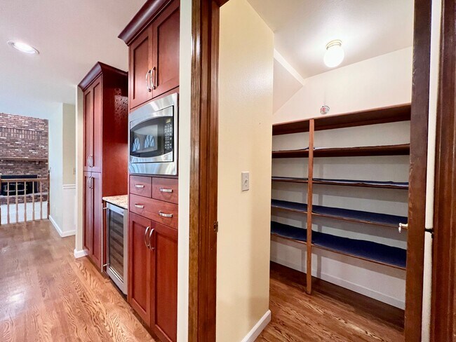 Building Photo - Golf Course Home in Mill Creek!