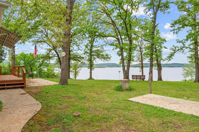 Building Photo - 471 Parkside Dr