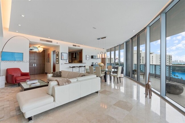 Building Photo - 5959 Collins Ave