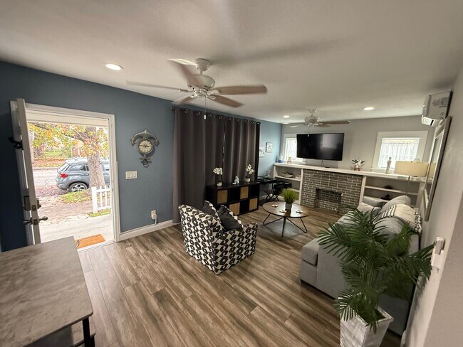 Building Photo - 1108 Orange Ave