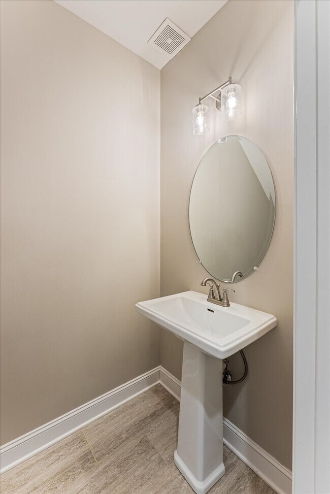 Building Photo - 7031 Hidden Ridge Wy