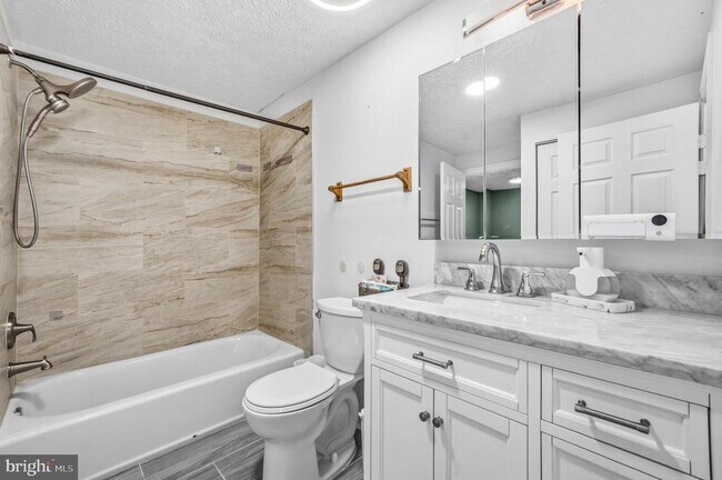 Building Photo - 104 Barksdale Pl