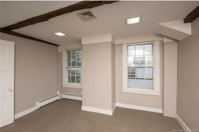 Building Photo - 163 College St