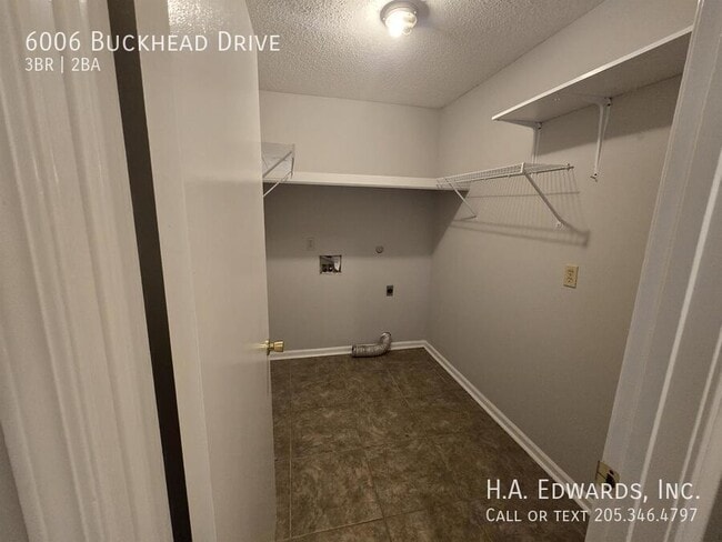 Building Photo - 6006 Buckhead Dr