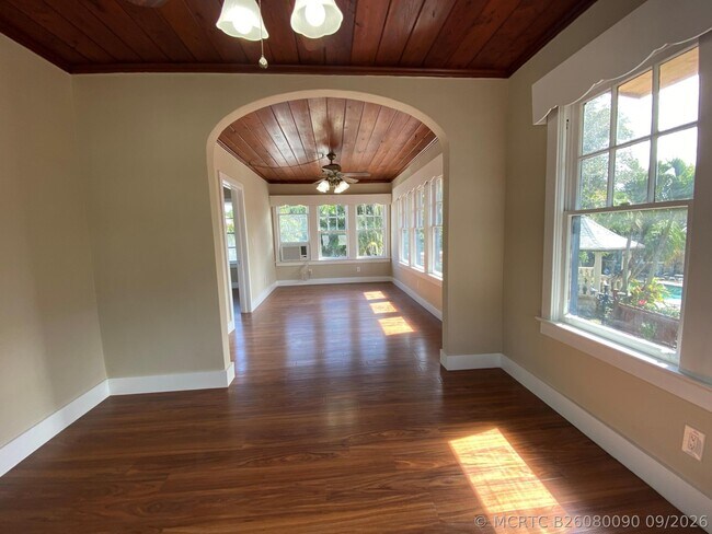 Building Photo - 203 Foresteria Dr
