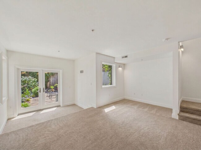 Building Photo - 853 De Haro St