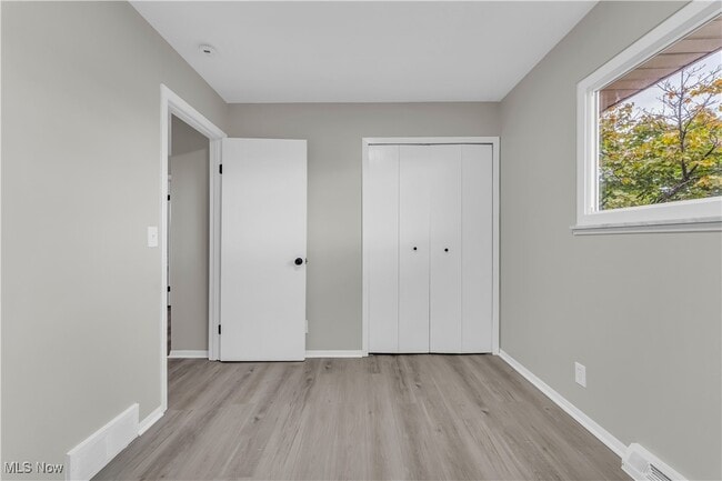 Building Photo - 1392 E 263rd St