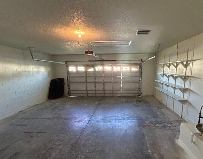 Building Photo - 5518 Willow Bend Trail