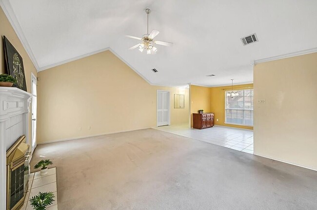 Building Photo - 3205 Village Park Dr