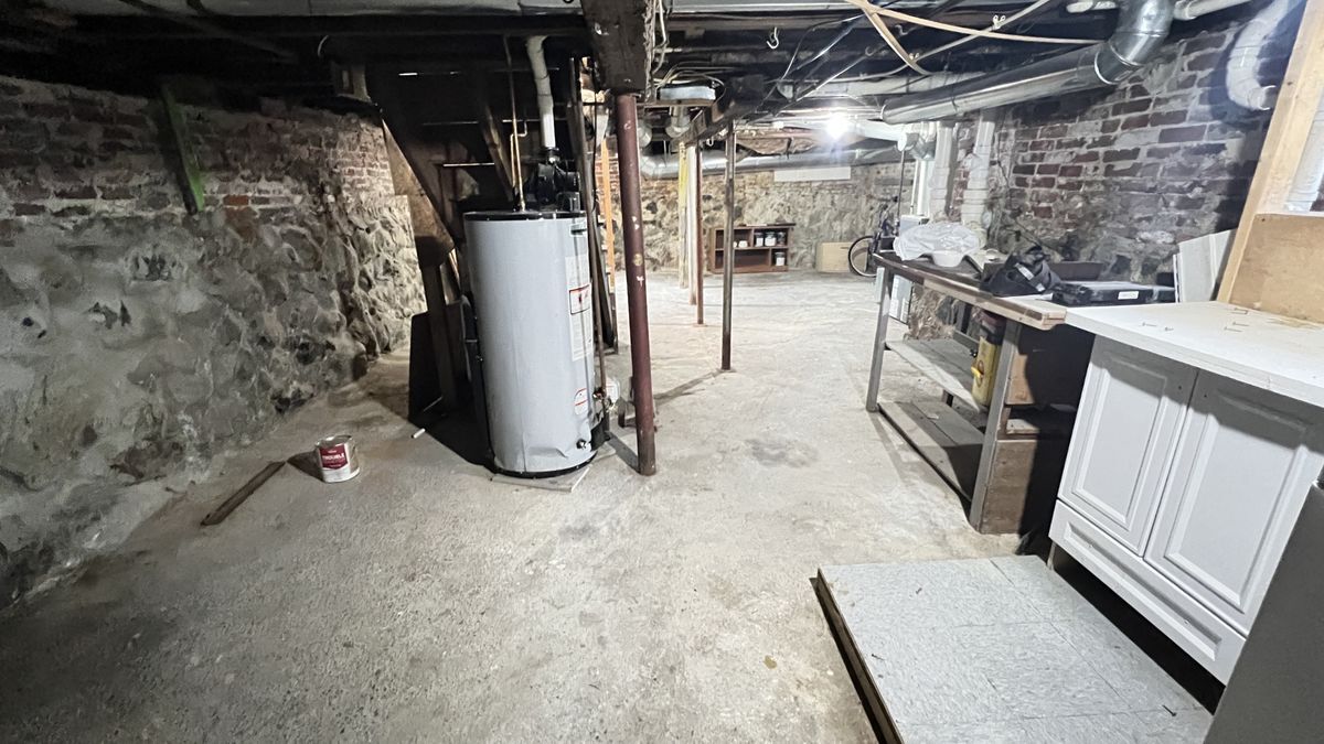 Building Photo - 254 Broadway