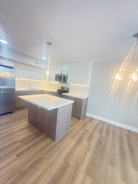 Building Photo - 2560 SW 122nd Ct