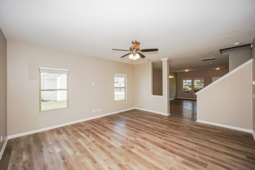 Building Photo - 3343 Saddlebrook Dr