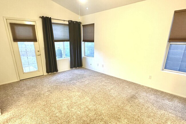 Building Photo - 4256 E Chaparosa Way