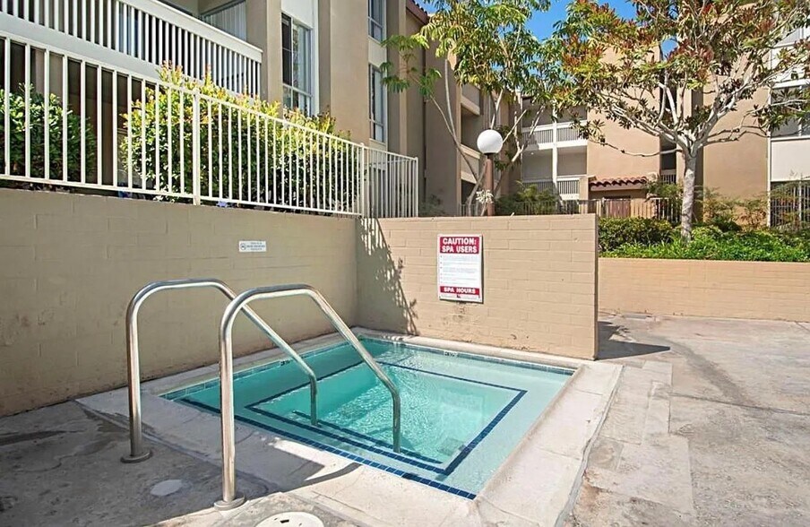 Building Photo - 4600 Lamont St