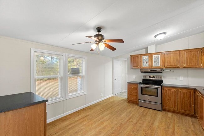 Building Photo - 137 Wendy Hill Ln