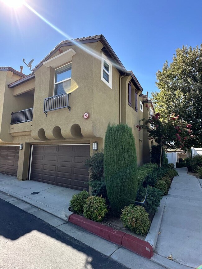 Building Photo - 3BD/2.5BA Condo - JFK