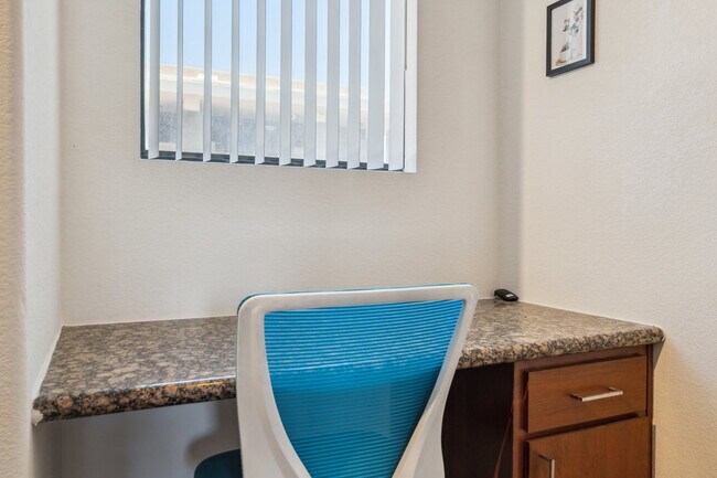 Building Photo - 6610 N 93rd Ave