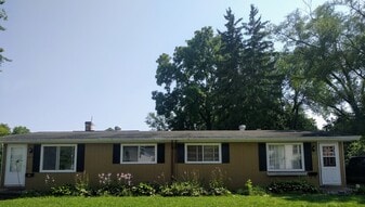 Building Photo - 803 W Van Buren St