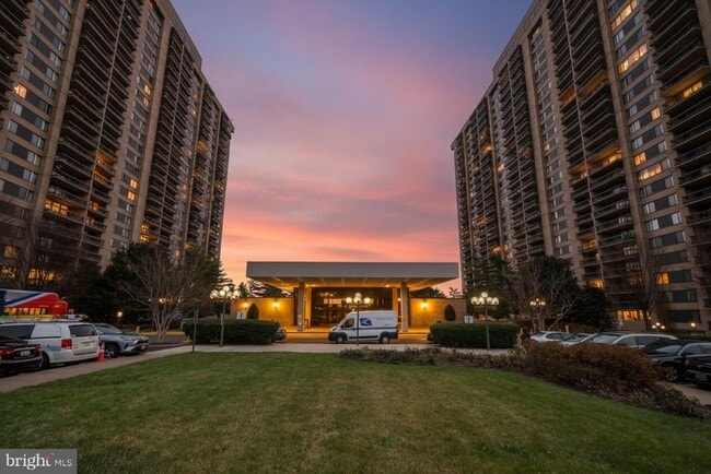 Building Photo - 3701 S George Mason Dr