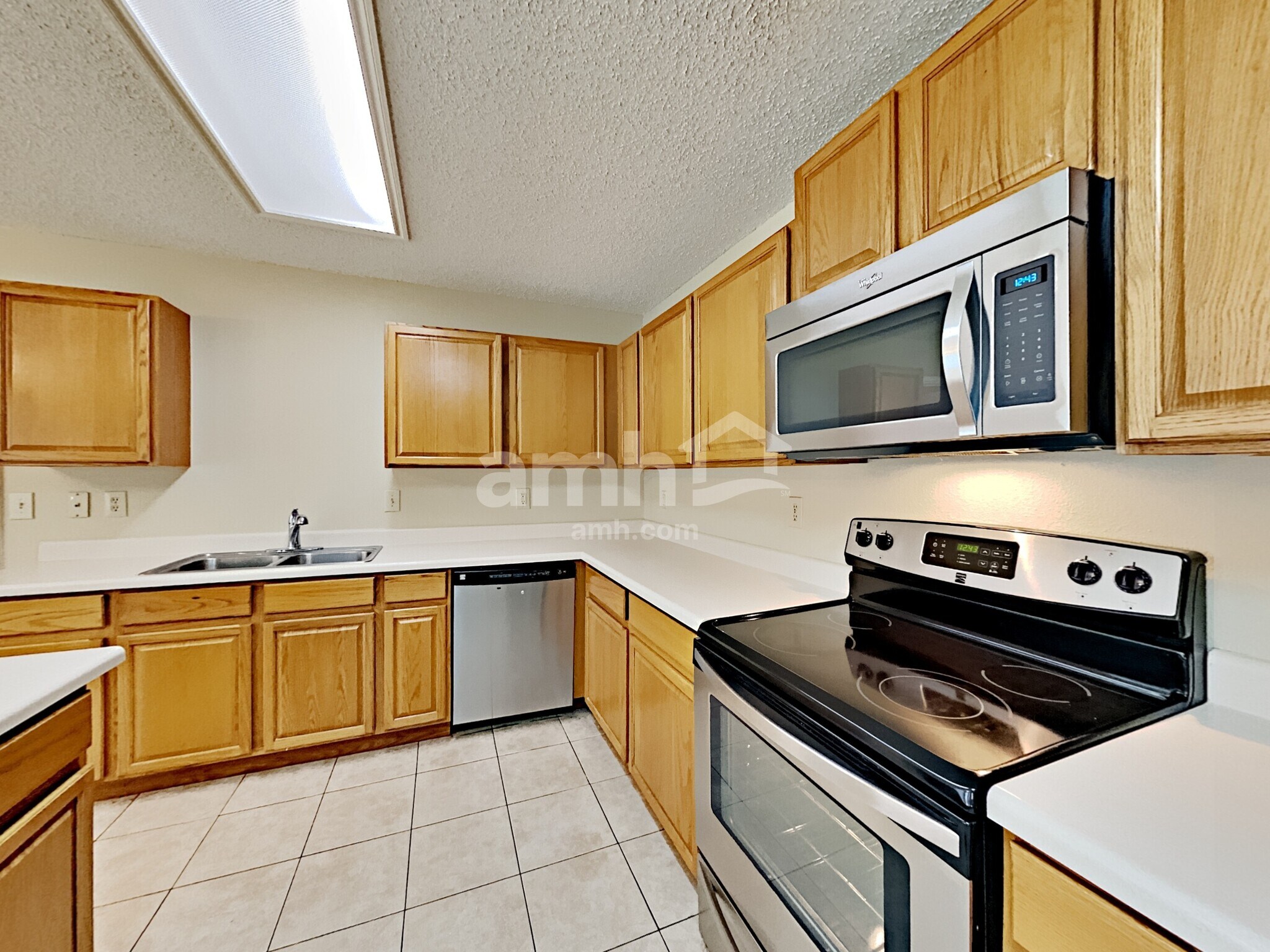 Building Photo - 18027 Redriver Song