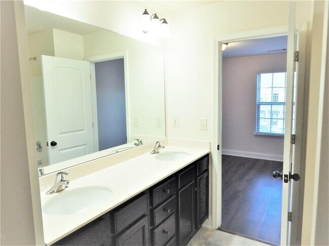 Building Photo - 2441 Melton Common Dr