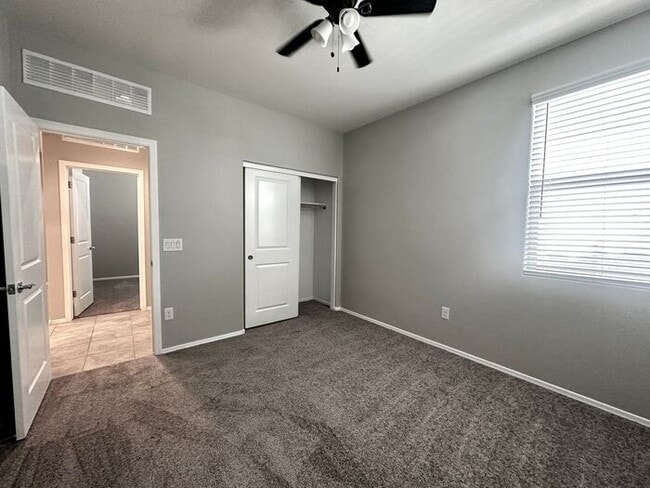 Building Photo - Stunning 4-bedroom, 2-bathroom home located in the vibrant community of Sahuarita, AZ