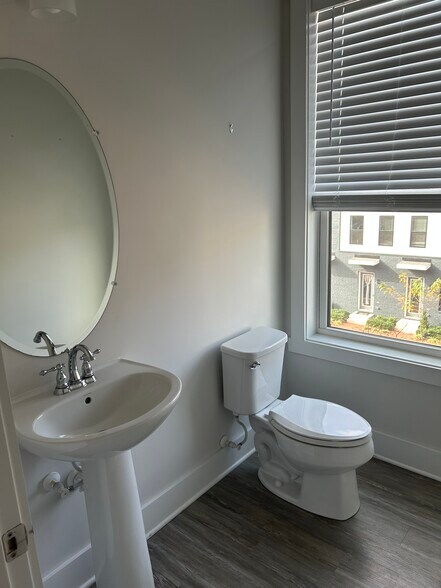 1/2 bath - 5329 Old Main St