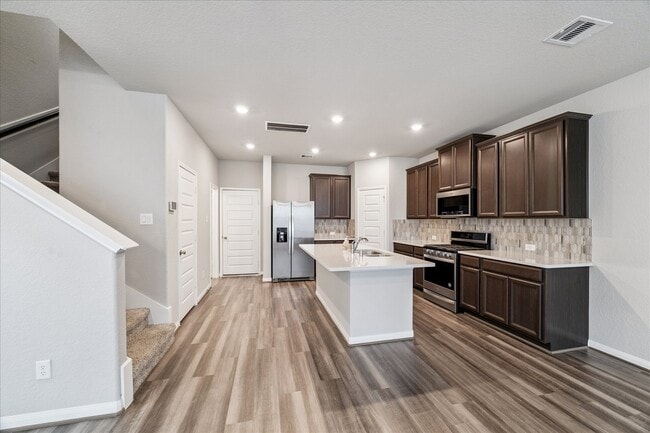 Building Photo - 5502 Cuerta St