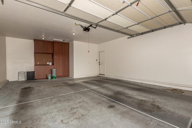 Building Photo - 9228 W Black Hill Rd