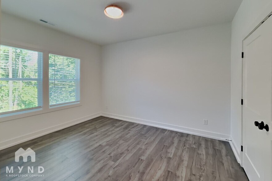 Building Photo - 1023 Trembeth Dr