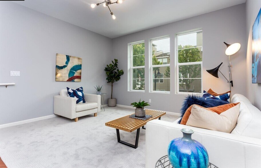 Living room - 1411 Nevin Plz