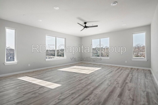 Building Photo - 948 S Corinth St Rd