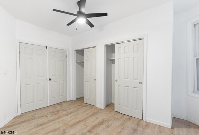 Building Photo - 528 S 13th St