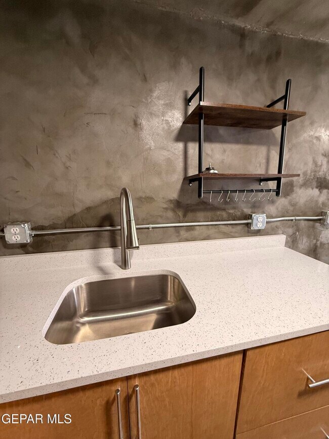 Building Photo - 2700 Federal Ave