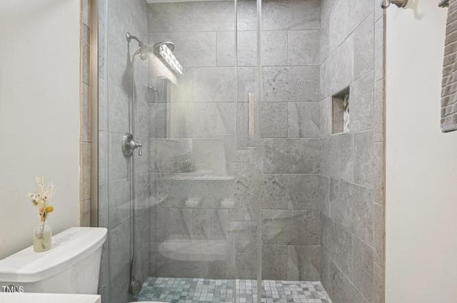 Building Photo - 1104 Suterland Rd