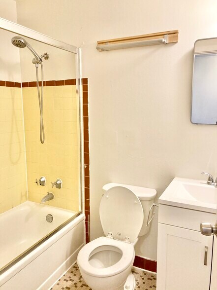 Building Photo - 4735 22nd Ave NE