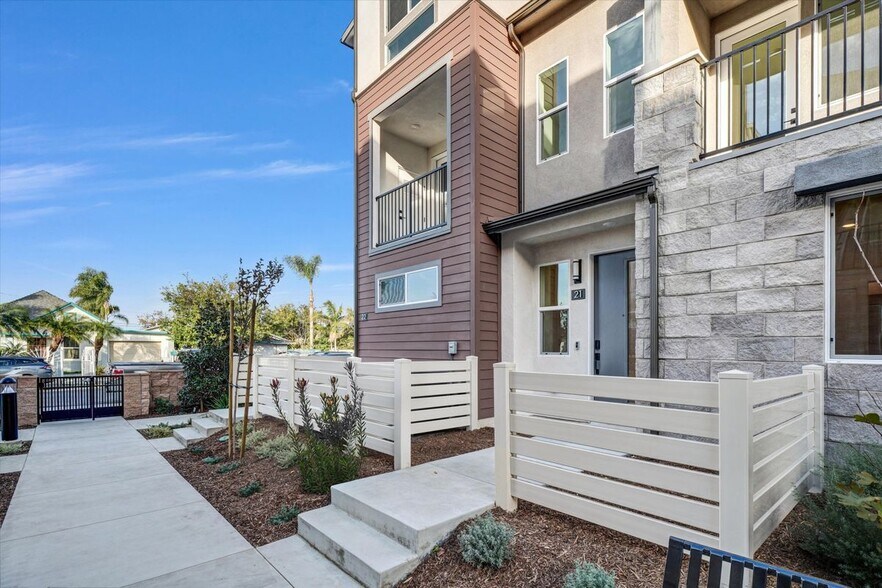 Building Photo - 10002 Central Ave