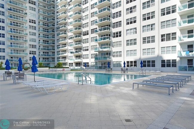 Building Photo - 3900 Galt Ocean Dr
