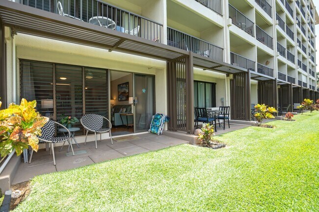 Building Photo - 1/1 Updated Furnished Condo + Private Lanai