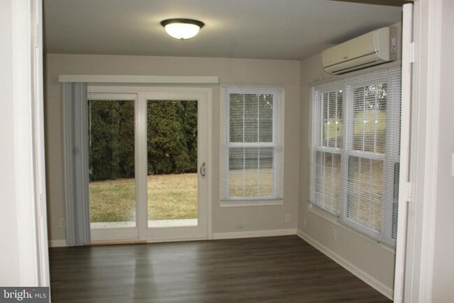 Building Photo - 2103 Foxfire Dr