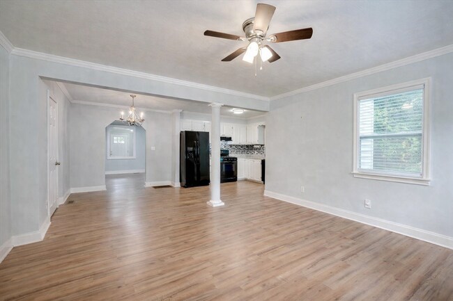 Building Photo - 3 Bedroom 2 Bath House for rent!