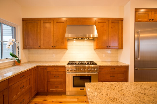 Building Photo - 18 E Beall St