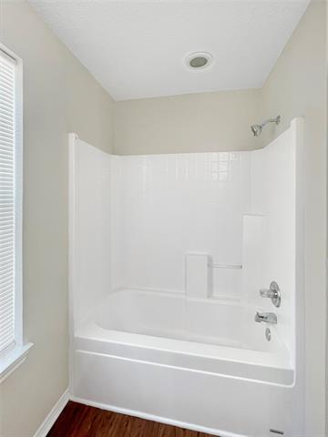 Building Photo - 303 Quail Meadows Ln