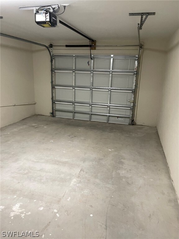 Building Photo - 1442 SW 4th Ln