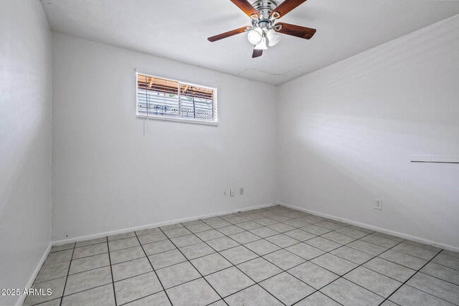 Building Photo - 555 S Bellview