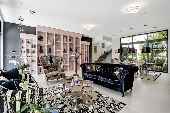 Building Photo - 16709 Botaniko Dr N