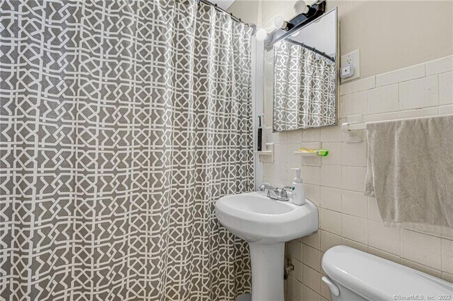 Building Photo - 9 Hazelmere Ct