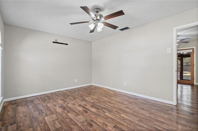 Building Photo - 7411 Wigfield Rd